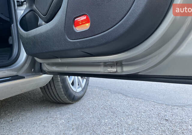 Коричневый Шкода Октавия, объемом двигателя 1.6 л и пробегом 184 тыс. км за 7200 $, фото 20 на Automoto.ua