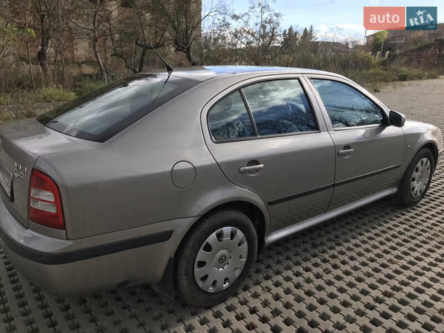 Шкода Октавия 2009 в Тульчине на Automoto.ua Коричневый Шкода Октавия, объемом двигателя 1.6 л и пробегом 231 тыс. км за 5600 $, фото 4 на Automoto.ua