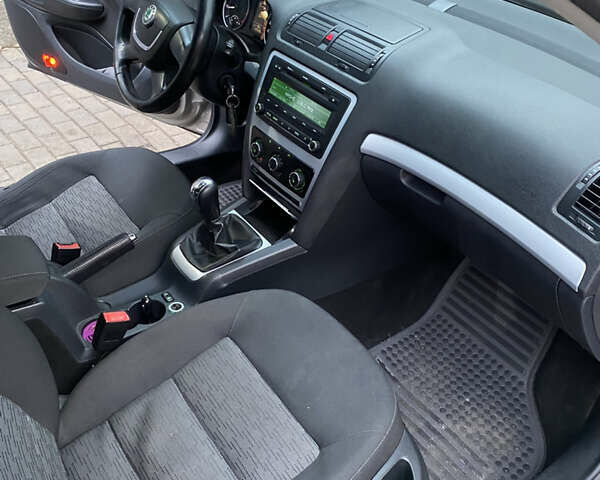 Коричневий Шкода Октавія, об'ємом двигуна 1.6 л та пробігом 223 тис. км за 7900 $, фото 15 на Automoto.ua