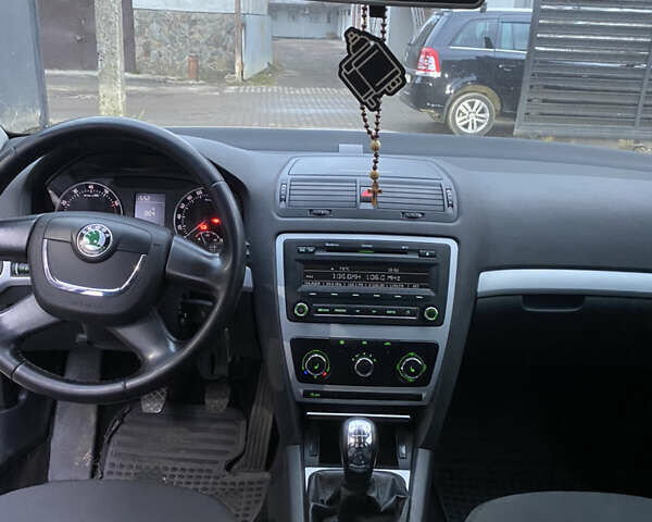 Коричневий Шкода Октавія, об'ємом двигуна 1.6 л та пробігом 223 тис. км за 7900 $, фото 10 на Automoto.ua