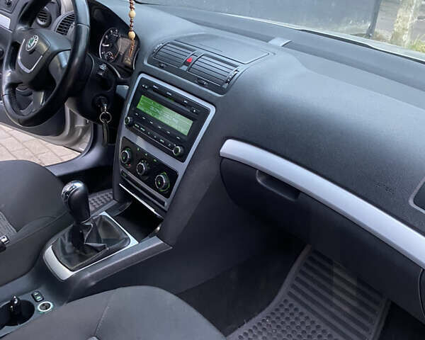 Коричневий Шкода Октавія, об'ємом двигуна 1.6 л та пробігом 223 тис. км за 7900 $, фото 13 на Automoto.ua