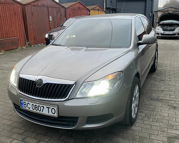 Коричневий Шкода Октавія, об'ємом двигуна 1.6 л та пробігом 223 тис. км за 7900 $, фото 1 на Automoto.ua