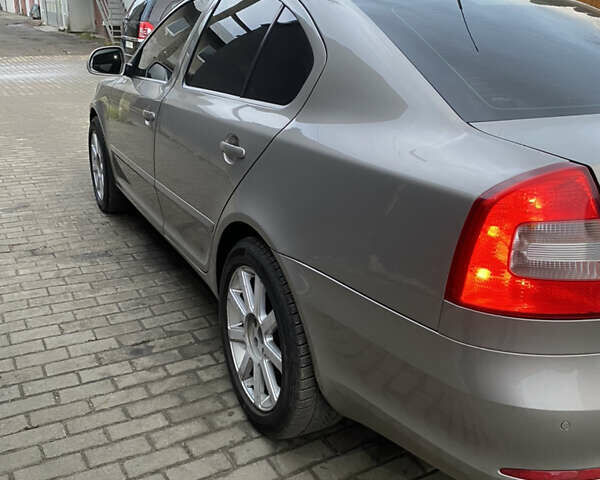 Коричневий Шкода Октавія, об'ємом двигуна 1.6 л та пробігом 223 тис. км за 7900 $, фото 7 на Automoto.ua