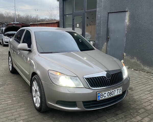 Коричневий Шкода Октавія, об'ємом двигуна 1.6 л та пробігом 223 тис. км за 7900 $, фото 2 на Automoto.ua