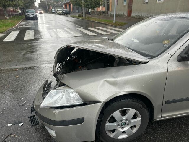 Шкода Октавія 2011 у Чернігові на Automoto.ua Коричневий Шкода Октавія, об'ємом двигуна 1.6 л та пробігом 165 тис. км за 3000 $, фото 2 на Automoto.ua