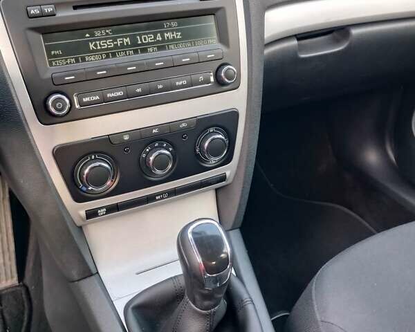 Шкода Октавія 2011 у Харкові на Automoto.ua Коричневий Шкода Октавія, об'ємом двигуна 1.6 л та пробігом 269 тис. км за 8499 $, фото 24 на Automoto.ua