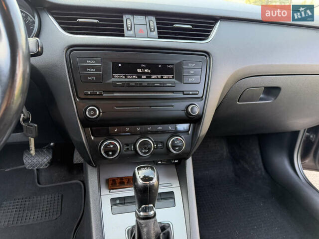 Коричневий Шкода Октавія, об'ємом двигуна 1.8 л та пробігом 178 тис. км за 9500 $, фото 17 на Automoto.ua