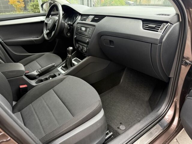 Коричневий Шкода Октавія, об'ємом двигуна 1.4 л та пробігом 127 тис. км за 9999 $, фото 11 на Automoto.ua