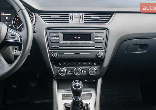 Коричневий Шкода Октавія, об'ємом двигуна 1.8 л та пробігом 170 тис. км за 10906 $, фото 14 на Automoto.ua