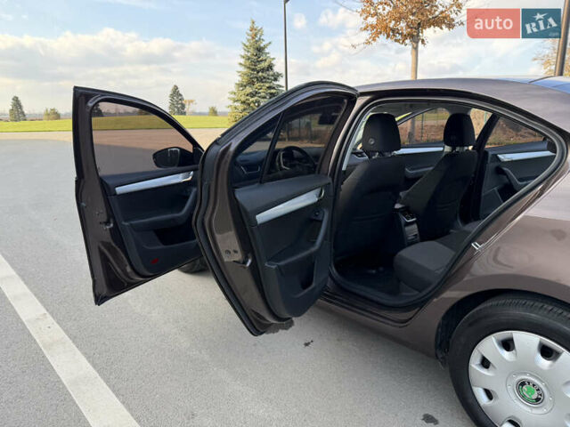 Коричневий Шкода Октавія, об'ємом двигуна 1.8 л та пробігом 178 тис. км за 9500 $, фото 7 на Automoto.ua