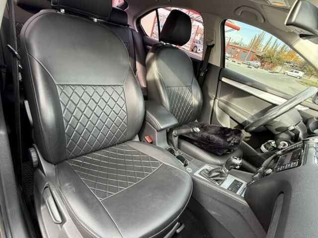 Коричневий Шкода Октавія, об'ємом двигуна 1.6 л та пробігом 197 тис. км за 10500 $, фото 2 на Automoto.ua