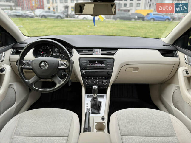 Коричневый Шкода Октавия, объемом двигателя 1.4 л и пробегом 132 тыс. км за 11990 $, фото 2 на Automoto.ua