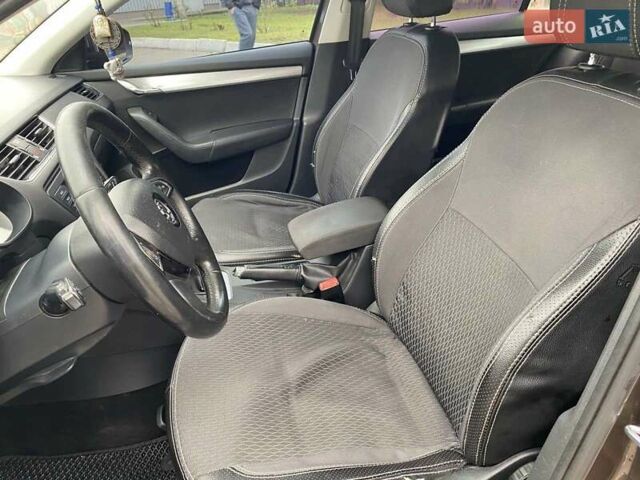Коричневий Шкода Октавія, об'ємом двигуна 1.8 л та пробігом 251 тис. км за 9800 $, фото 14 на Automoto.ua