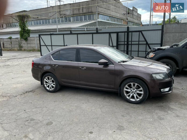 Коричневый Шкода Октавия, объемом двигателя 1.6 л и пробегом 175 тыс. км за 11000 $, фото 5 на Automoto.ua