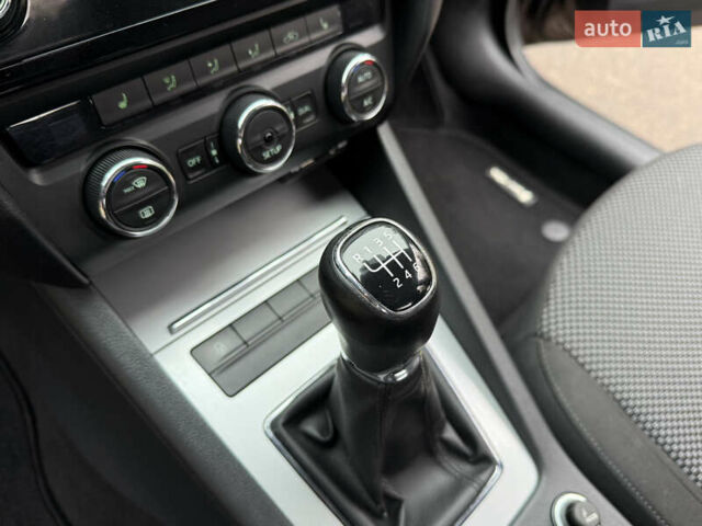 Коричневий Шкода Октавія, об'ємом двигуна 1.4 л та пробігом 121 тис. км за 10950 $, фото 32 на Automoto.ua