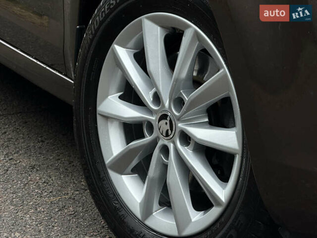 Коричневий Шкода Октавія, об'ємом двигуна 1.4 л та пробігом 121 тис. км за 10950 $, фото 62 на Automoto.ua