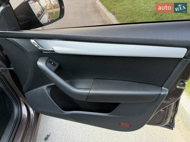 Коричневий Шкода Октавія, об'ємом двигуна 1.8 л та пробігом 178 тис. км за 9500 $, фото 12 на Automoto.ua