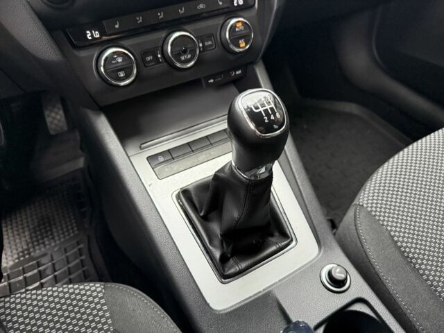 Коричневий Шкода Октавія, об'ємом двигуна 1.4 л та пробігом 127 тис. км за 9999 $, фото 15 на Automoto.ua