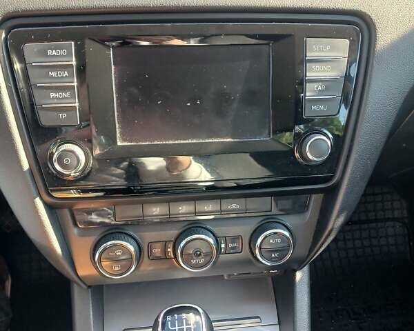 Коричневий Шкода Октавія, об'ємом двигуна 2 л та пробігом 225 тис. км за 11400 $, фото 10 на Automoto.ua