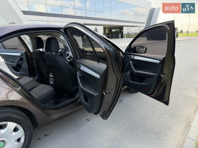 Коричневий Шкода Октавія, об'ємом двигуна 1.8 л та пробігом 178 тис. км за 9500 $, фото 6 на Automoto.ua