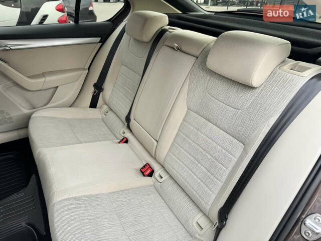 Коричневый Шкода Октавия, объемом двигателя 1.4 л и пробегом 132 тыс. км за 11990 $, фото 10 на Automoto.ua