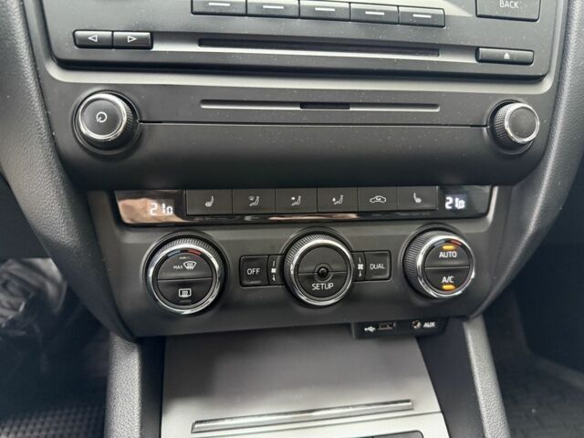 Коричневий Шкода Октавія, об'ємом двигуна 1.4 л та пробігом 127 тис. км за 9999 $, фото 16 на Automoto.ua