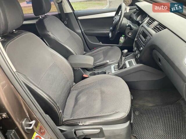 Коричневий Шкода Октавія, об'ємом двигуна 1.8 л та пробігом 251 тис. км за 9800 $, фото 20 на Automoto.ua