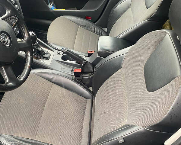 Коричневий Шкода Октавія, об'ємом двигуна 1.98 л та пробігом 210 тис. км за 14100 $, фото 4 на Automoto.ua