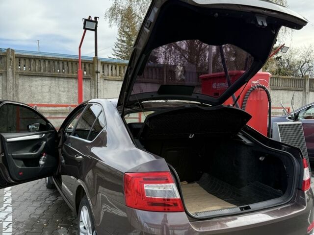 Коричневий Шкода Октавія, об'ємом двигуна 1.6 л та пробігом 197 тис. км за 10500 $, фото 6 на Automoto.ua