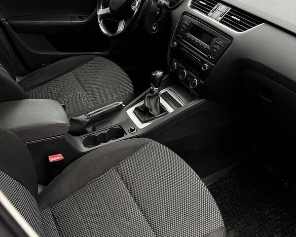 Коричневый Шкода Октавия, объемом двигателя 1.4 л и пробегом 312 тыс. км за 8500 $, фото 6 на Automoto.ua