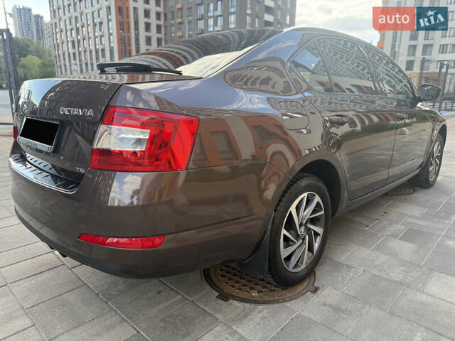 Коричневий Шкода Октавія, об'ємом двигуна 1.4 л та пробігом 127 тис. км за 9777 $, фото 6 на Automoto.ua