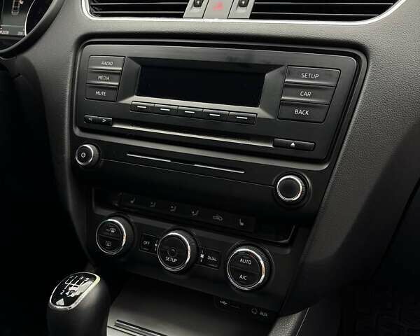 Коричневый Шкода Октавия, объемом двигателя 1.4 л и пробегом 312 тыс. км за 8500 $, фото 9 на Automoto.ua