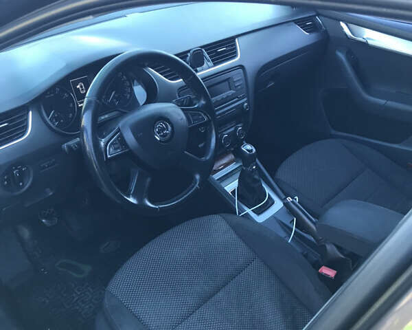 Коричневый Шкода Октавия, объемом двигателя 1.4 л и пробегом 380 тыс. км за 8000 $, фото 7 на Automoto.ua