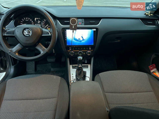 Коричневый Шкода Октавия, объемом двигателя 1.6 л и пробегом 272 тыс. км за 12000 $, фото 3 на Automoto.ua