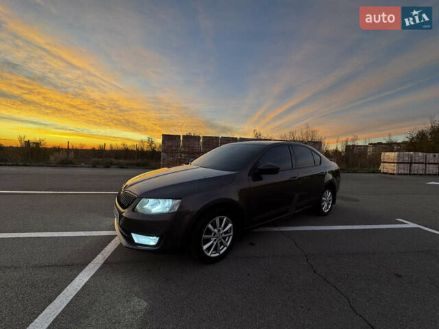Шкода Октавія 2016 у Кривому Розі на Automoto.ua Коричневий Шкода Октавія, об'ємом двигуна 1.4 л та пробігом 114 тис. км за 13000 $, фото 17 на Automoto.ua