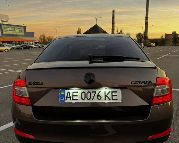 Шкода Октавія 2016 у Кривому Розі на Automoto.ua Коричневий Шкода Октавія, об'ємом двигуна 1.4 л та пробігом 114 тис. км за 13000 $, фото 5 на Automoto.ua