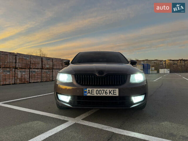 Шкода Октавія 2016 у Кривому Розі на Automoto.ua Коричневий Шкода Октавія, об'ємом двигуна 1.4 л та пробігом 114 тис. км за 13000 $, фото 12 на Automoto.ua