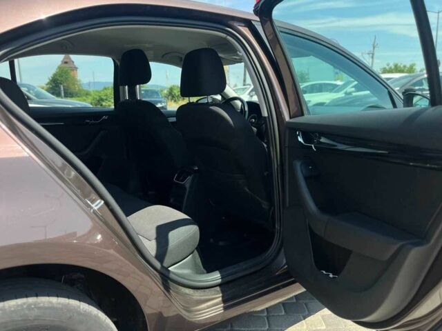 Коричневый Шкода Октавия, объемом двигателя 1.6 л и пробегом 317 тыс. км за 12800 $, фото 11 на Automoto.ua