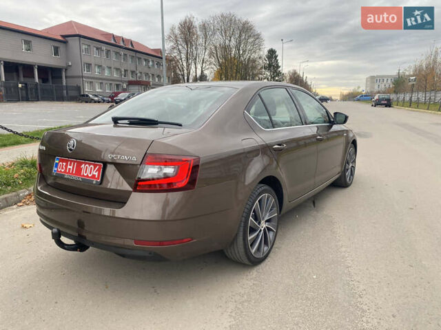 Коричневый Шкода Октавия, объемом двигателя 2 л и пробегом 178 тыс. км за 23500 $, фото 5 на Automoto.ua