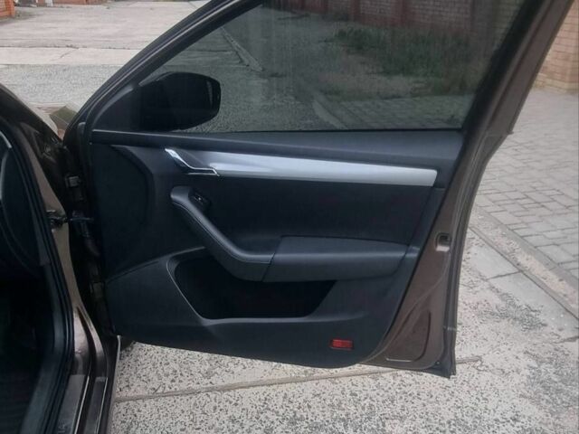 Коричневий Шкода Октавія, об'ємом двигуна 1.6 л та пробігом 177 тис. км за 13700 $, фото 22 на Automoto.ua