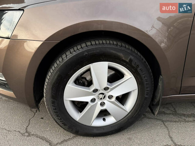 Коричневий Шкода Октавія, об'ємом двигуна 1.8 л та пробігом 162 тис. км за 13900 $, фото 4 на Automoto.ua