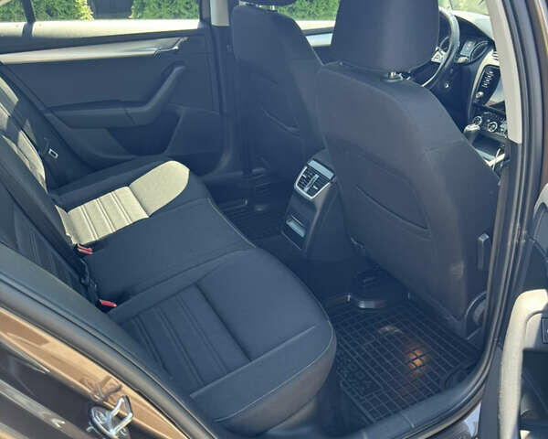 Шкода Октавия 2019 в Киеве на Automoto.ua Коричневый Шкода Октавия, объемом двигателя 1.8 л и пробегом 235 тыс. км за 14000 $, фото 6 на Automoto.ua