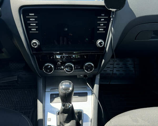 Шкода Октавия 2019 в Киеве на Automoto.ua Коричневый Шкода Октавия, объемом двигателя 1.8 л и пробегом 235 тыс. км за 14000 $, фото 17 на Automoto.ua