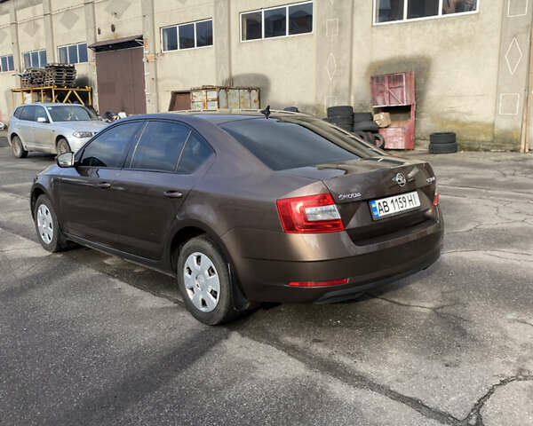 Коричневый Шкода Октавия, объемом двигателя 1.6 л и пробегом 169 тыс. км за 14500 $, фото 3 на Automoto.ua