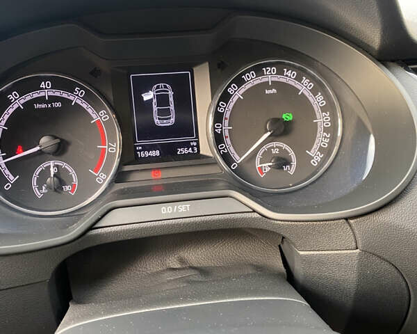 Коричневый Шкода Октавия, объемом двигателя 1.6 л и пробегом 169 тыс. км за 14500 $, фото 5 на Automoto.ua