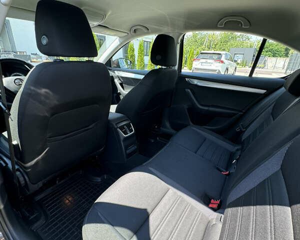 Шкода Октавия 2019 в Киеве на Automoto.ua Коричневый Шкода Октавия, объемом двигателя 1.8 л и пробегом 235 тыс. км за 14000 $, фото 15 на Automoto.ua