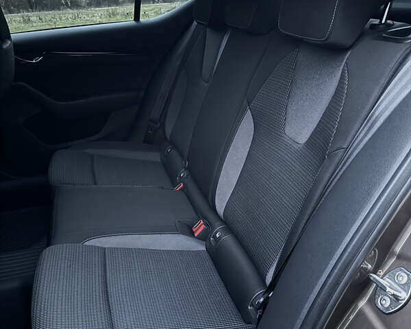 Коричневий Шкода Октавія, об'ємом двигуна 1.5 л та пробігом 52 тис. км за 18500 $, фото 31 на Automoto.ua