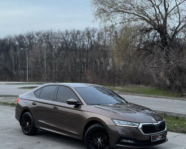 Коричневий Шкода Октавія, об'ємом двигуна 1.5 л та пробігом 52 тис. км за 18500 $, фото 2 на Automoto.ua