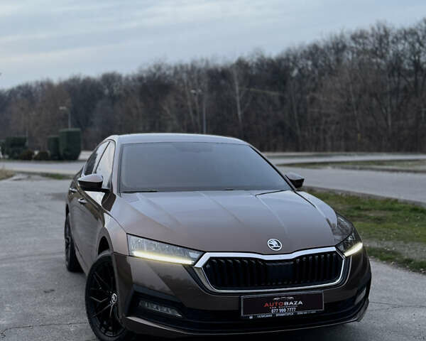 Коричневий Шкода Октавія, об'ємом двигуна 1.5 л та пробігом 52 тис. км за 18500 $, фото 1 на Automoto.ua