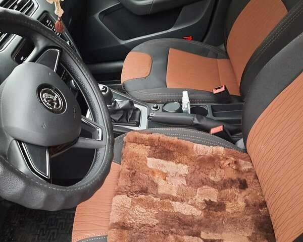 Коричневий Шкода Октавія, об'ємом двигуна 1.6 л та пробігом 30 тис. км за 21000 $, фото 2 на Automoto.ua